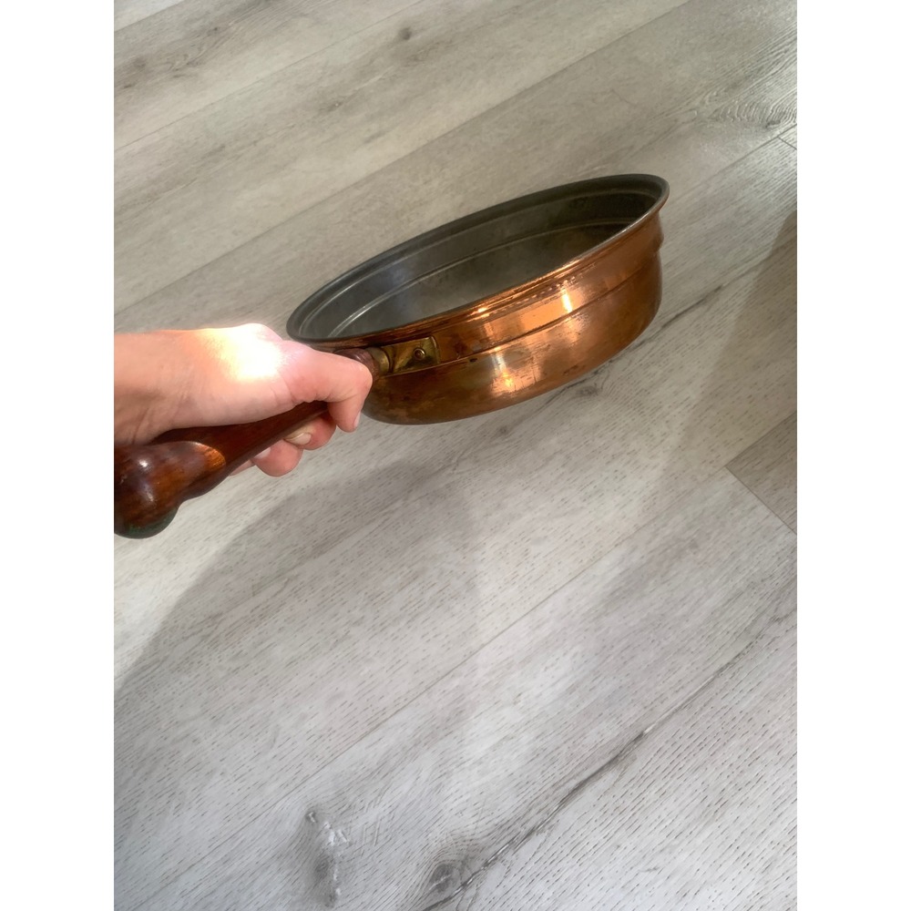 Copper Saucepan with Wooden Handle - Classic Copper Finish